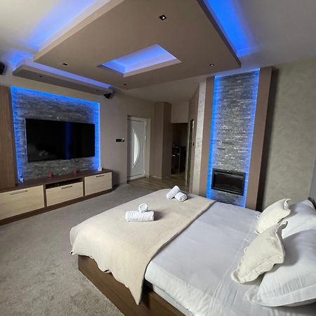 Apartmani Aso-Ler Kukujevci Buitenkant foto