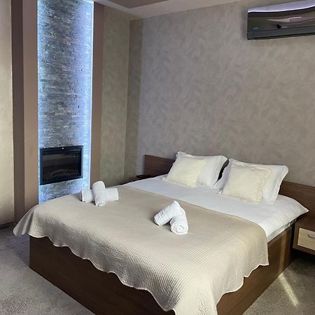 Apartmani Aso-Ler Kukujevci Buitenkant foto